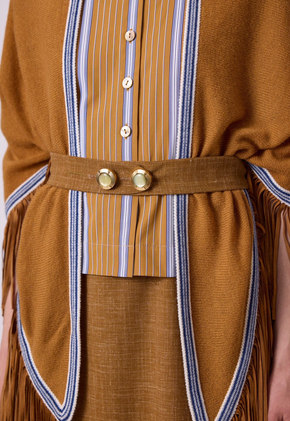 Antonia Zander Gitta belt cognac detail with mother of pearl buttons