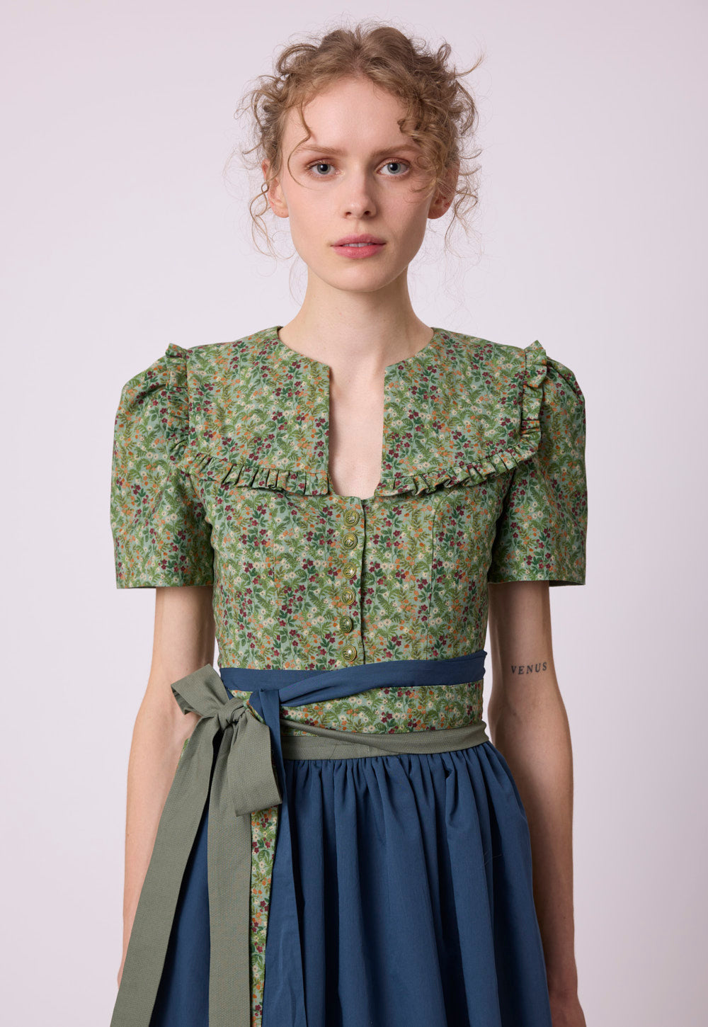 ALEXA DIRNDL PINTO