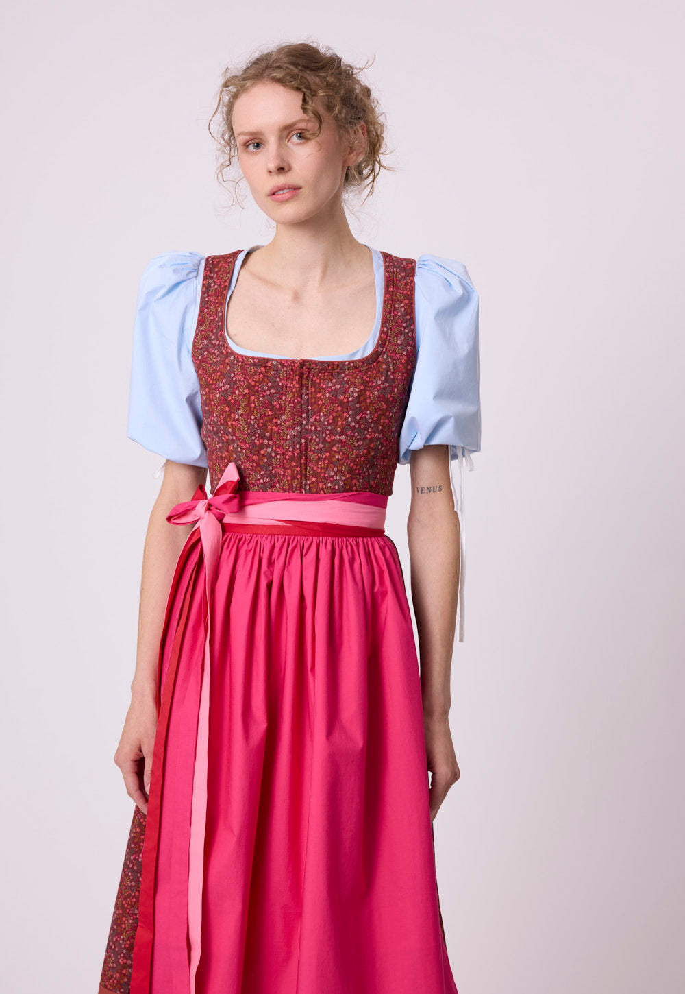 TONI DIRNDL PINTO
