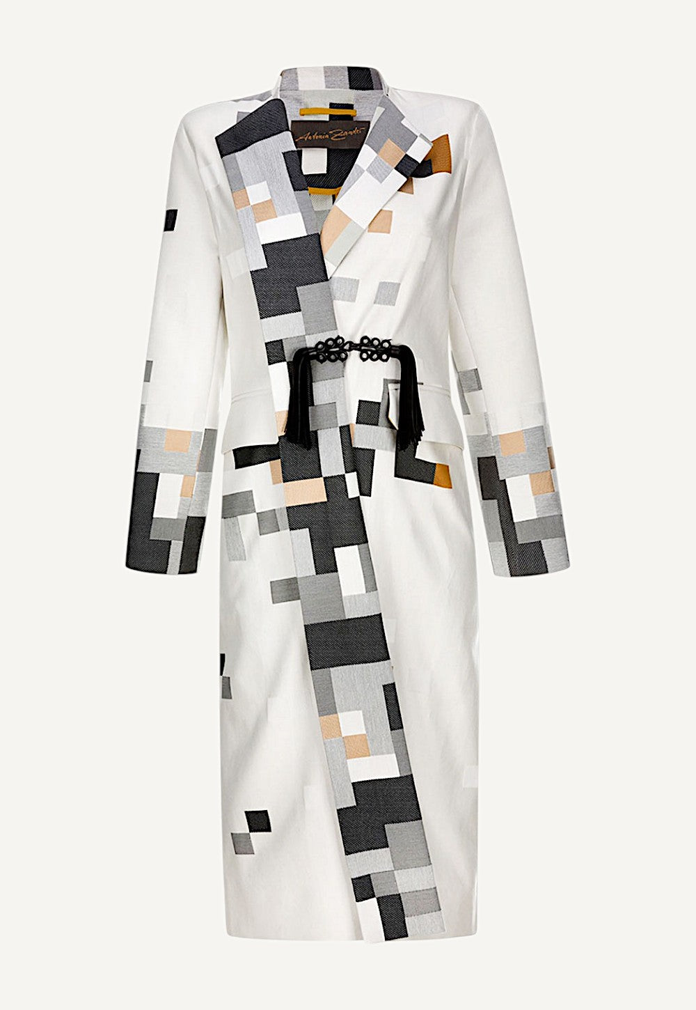 The Thitriz Coat