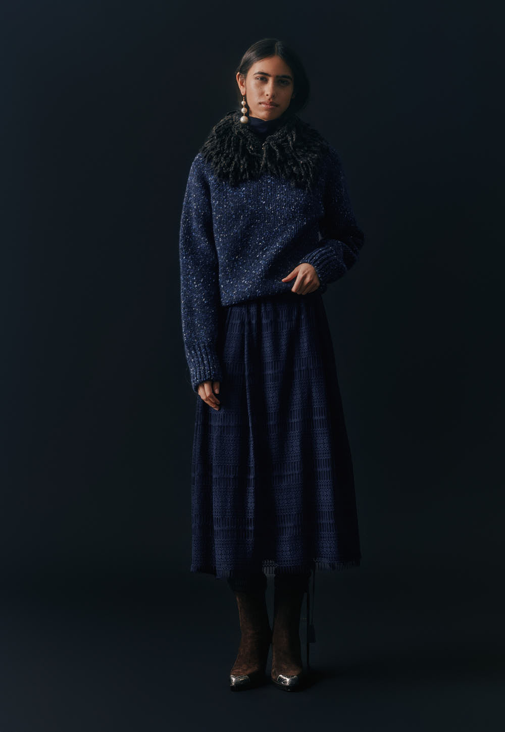 Antonia Zander Carola cash tweed sweater in navy, full look with relaxed silhouette