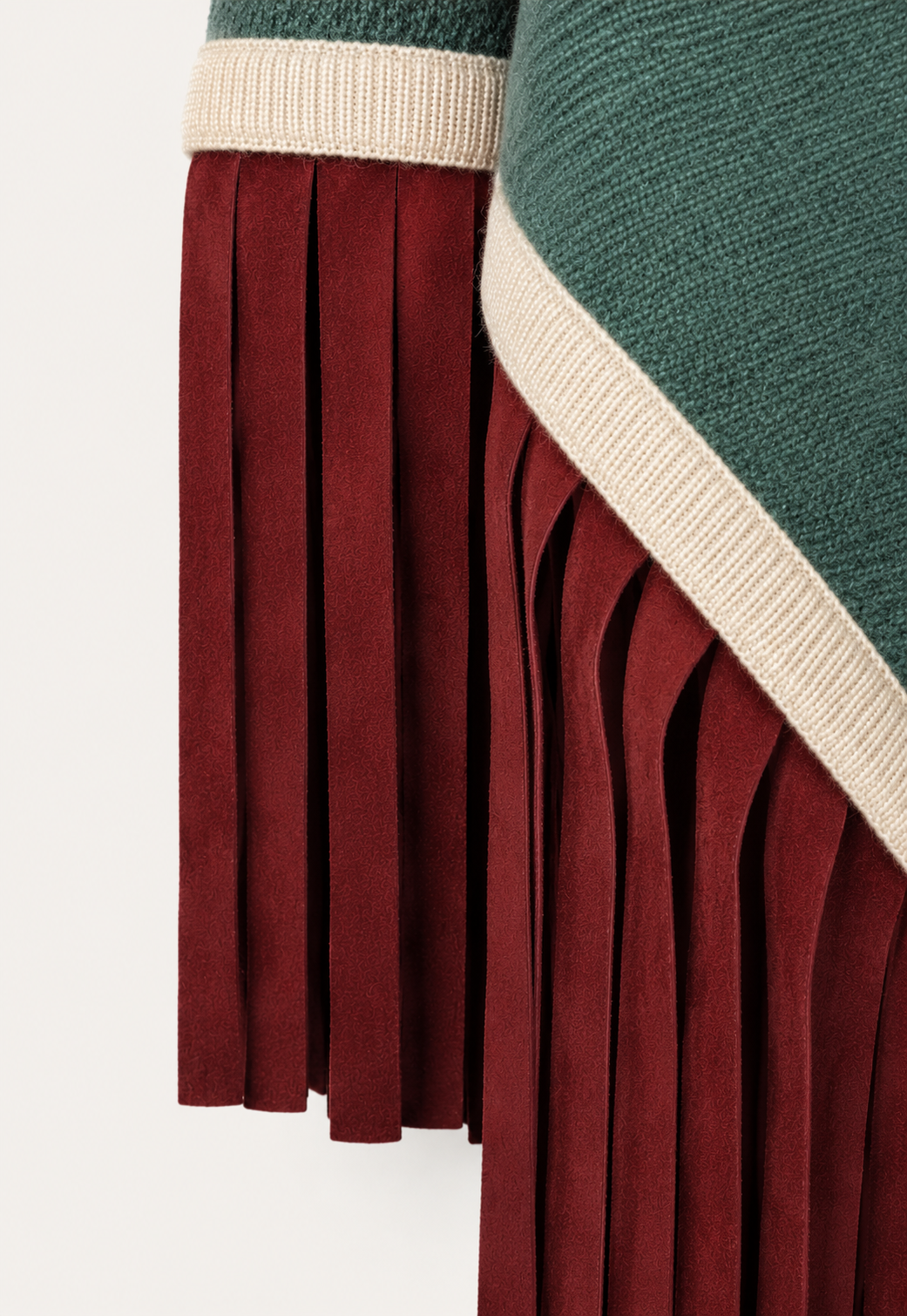 Polka Triangolo cashmere detail with 2 cm wide goat suede fringes